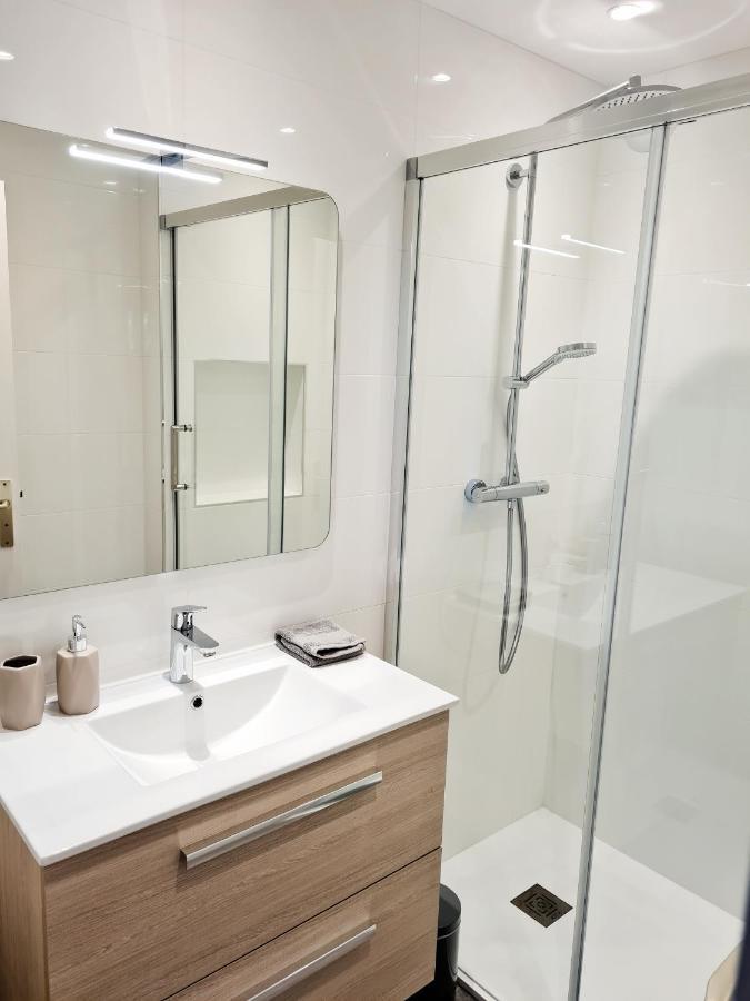 2P Entierement Climatise I Bien Insonorise I Wifi I A 300 M De La Mer I Restaurants Commerces Et Transports A 5Mn A Pied I Ideal 2 Personnes I Possibilite 4 Avec Canape Lit De Qualite I Tres Belle Douche 滨海卡涅 外观 照片