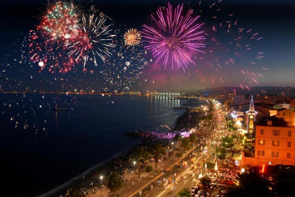 2P Entierement Climatise I Bien Insonorise I Wifi I A 300 M De La Mer I Restaurants Commerces Et Transports A 5Mn A Pied I Ideal 2 Personnes I Possibilite 4 Avec Canape Lit De Qualite I Tres Belle Douche 滨海卡涅 外观 照片